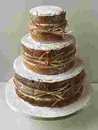 Simple Naked Cake With Raffia